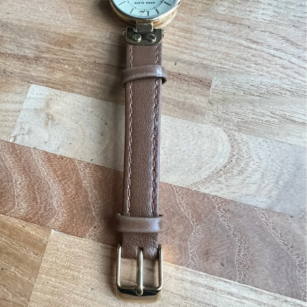Anne Klein ladies round brown leather dress watch NEW BATTERY